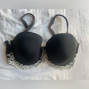 40DDD Wacoal Black Bra